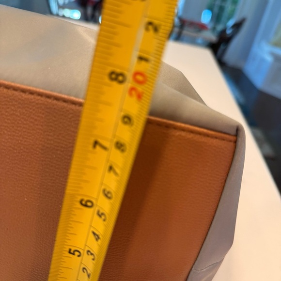 Seven Days Women's Tote/ Shoulder Bag gray W/ Tan Trim Zip Close NWT - Picture 11 of 14